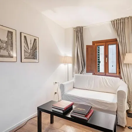 Palazzo Pitti&Boboli Comfortable Apartment-2